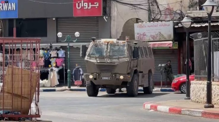 الاحتلال يحاصر منزلًا في نابلس